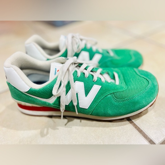 NEW BALANCE FOR J CREW 574 SNEAKERS IN VARSITY GREEN VELOCITY
Size 14 - Picture 10 of 12
